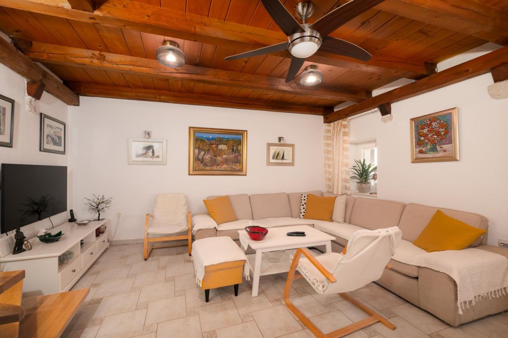 Traditional Dalmatian House Tina Trogir