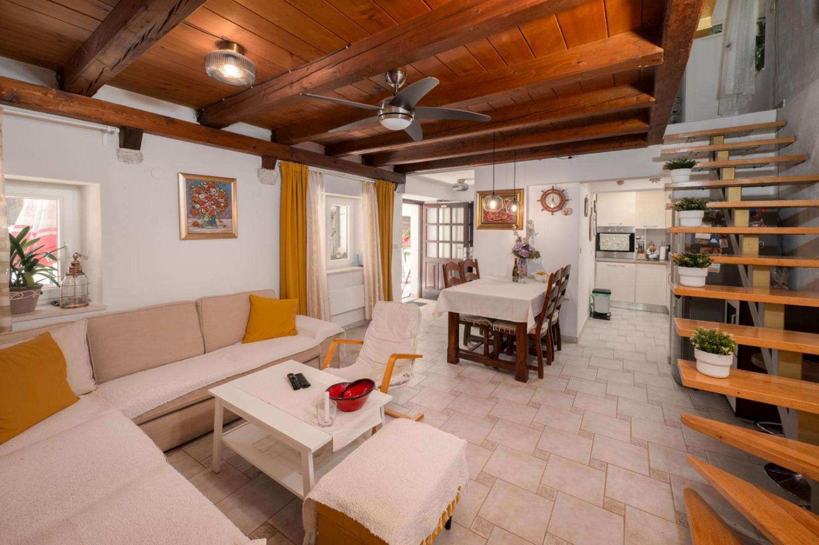 Traditional Dalmatian House Tina * Trogir